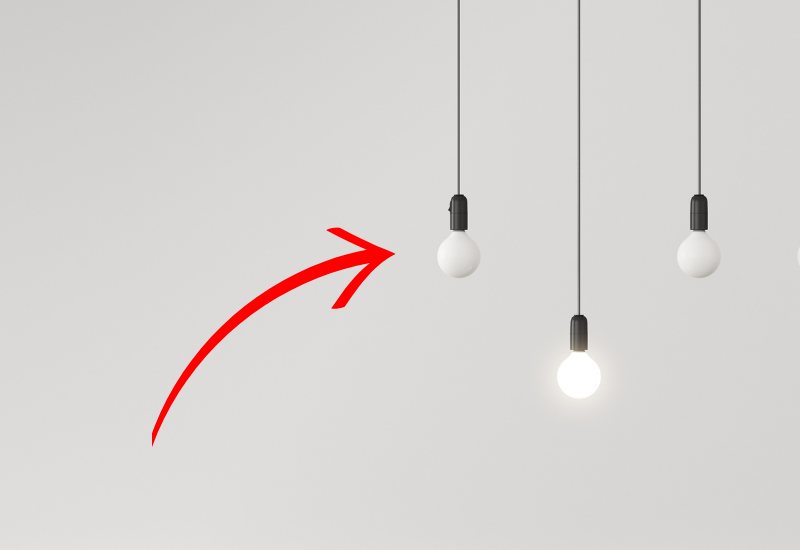 luminaires suspendu avec flèche rouge