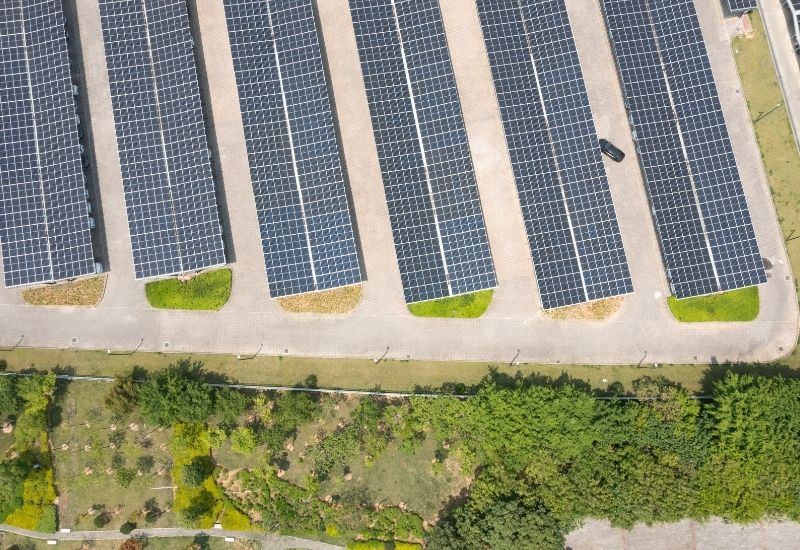 exemple d'un hanger agricole avec des panneaux photovoltaique