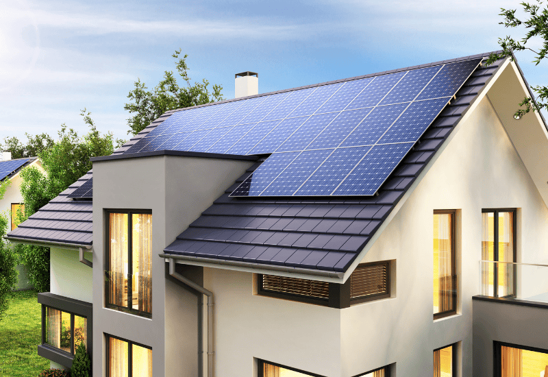 exempled e maison moderne avec panneaux solaires