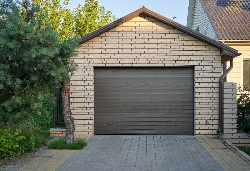 exemple de porte de garage en bois